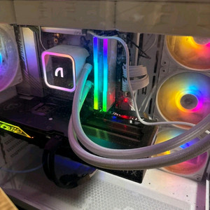 게이밍 PC (RTX 4070 SUPER, 라이젠 76 이미지