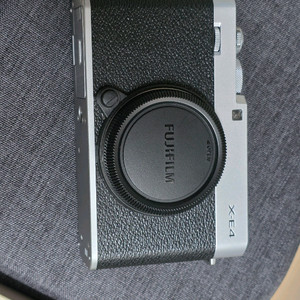 후지필름 X-E4 카메라 바디 + 빌트록스 렌즈