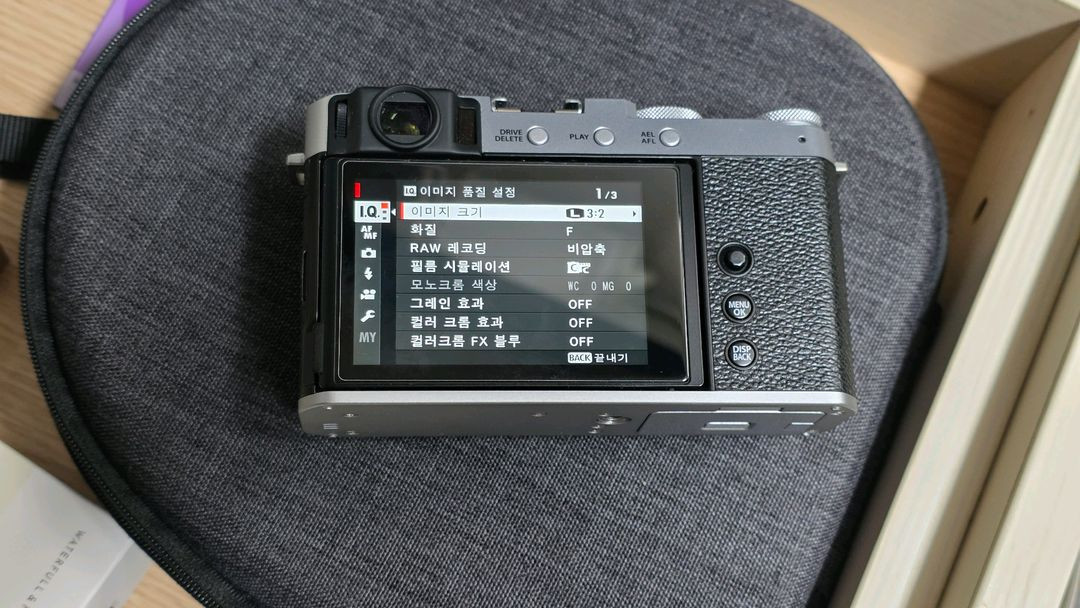 후지필름 X-E4 카메라 바디 + 빌트록스 렌즈 이미지