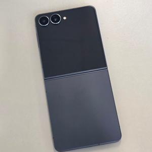 *58만* 갤럭시 Z플립7 블랙 512기가 25년 7월개통 덜펴짐X 상태좋은폰 판매합니다 이미지