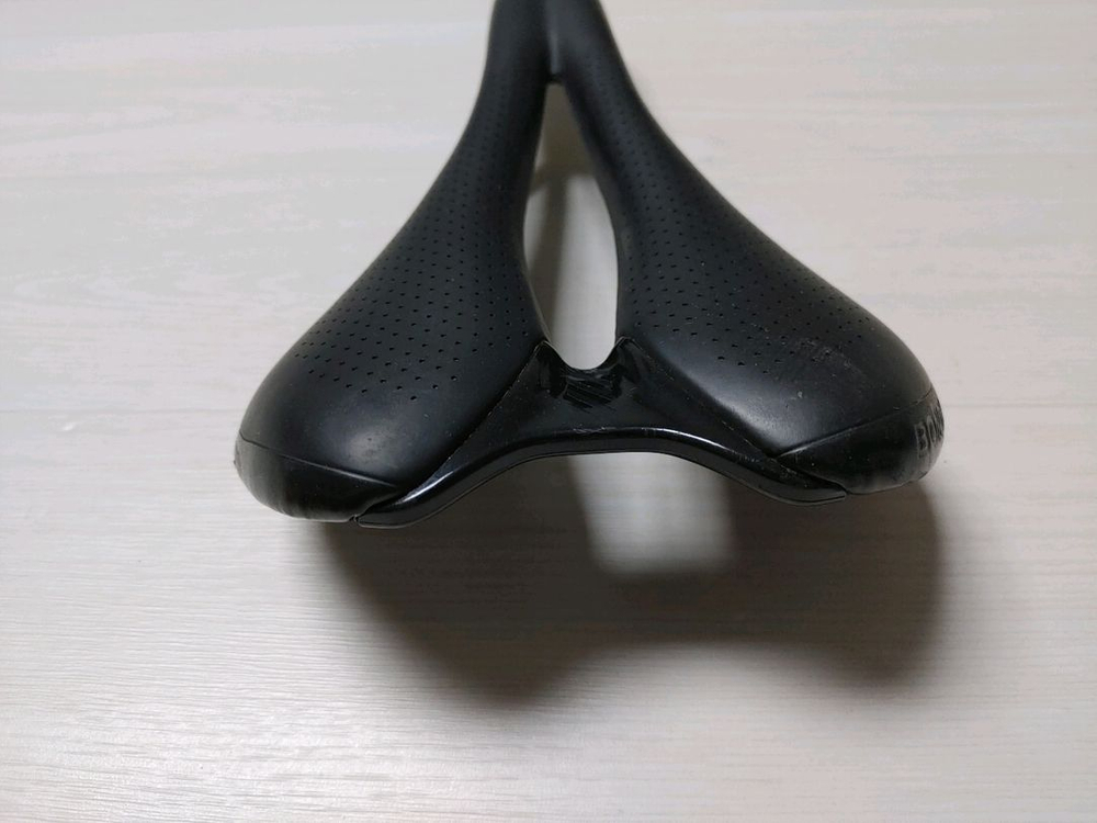 상태좋음)) 여성용 본트레거 아즈나엘리트 안장 154mm 안장 팝니다. 택포5만 이미지