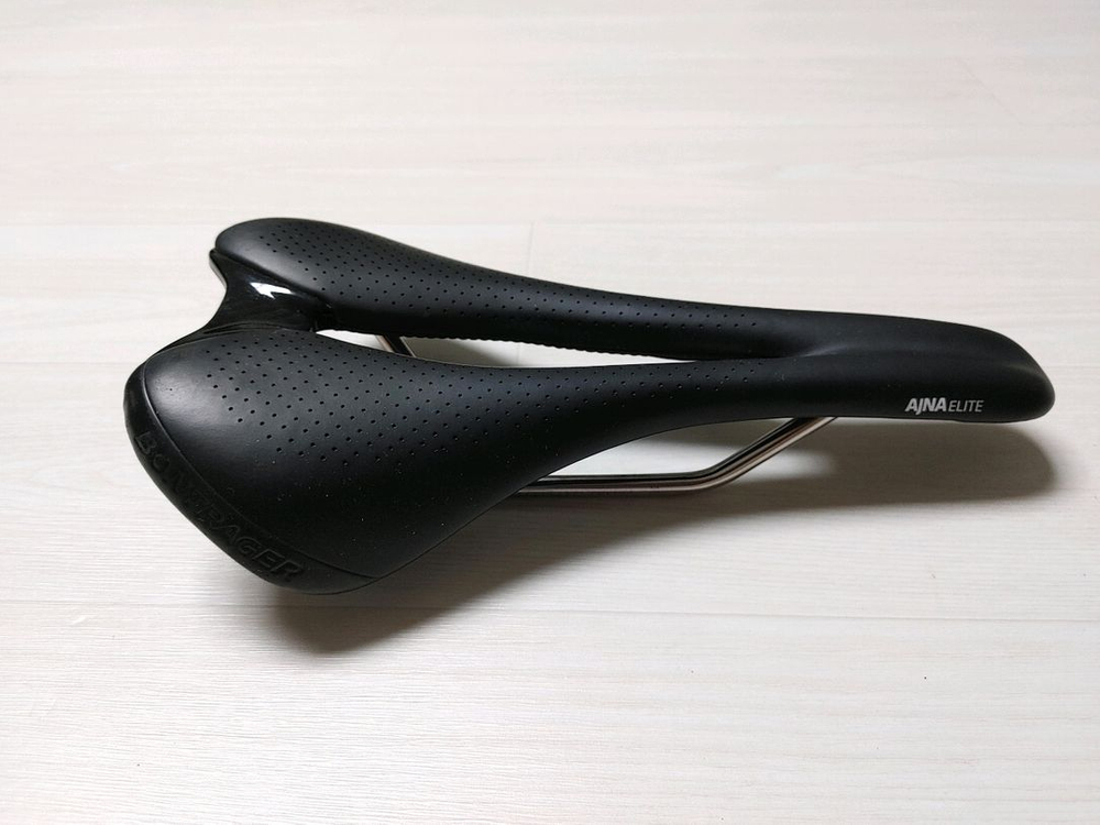 상태좋음)) 여성용 본트레거 아즈나엘리트 안장 154mm 안장 팝니다. 택포5만 이미지