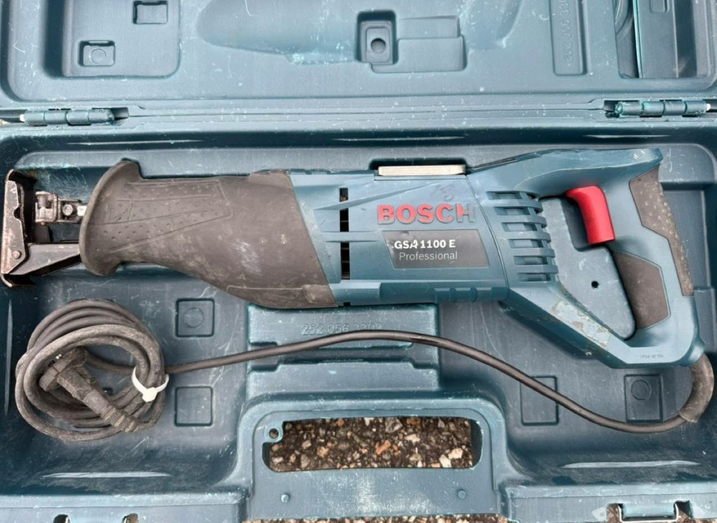 보쉬 전기 컷소 GSA1100E 이미지