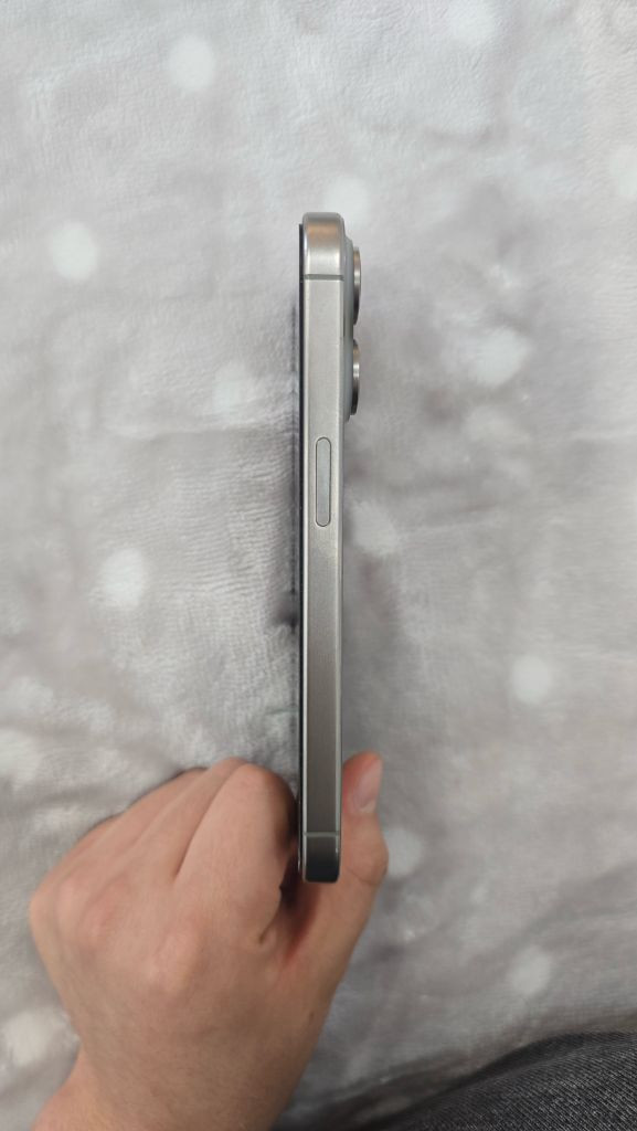 아이폰 15pro 256gb 티타늄 이미지