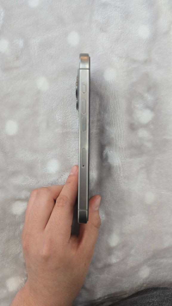 아이폰 15pro 256gb 티타늄 이미지