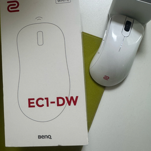 벤큐 조위 EC1-DW 화이트 에디션 무선 게이밍 마우스 이미지