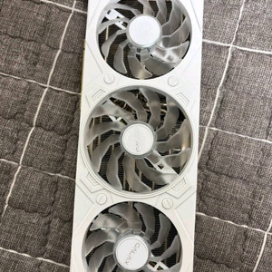 갤럭시 RTX 4070 Ti EX Gamer White 이미지