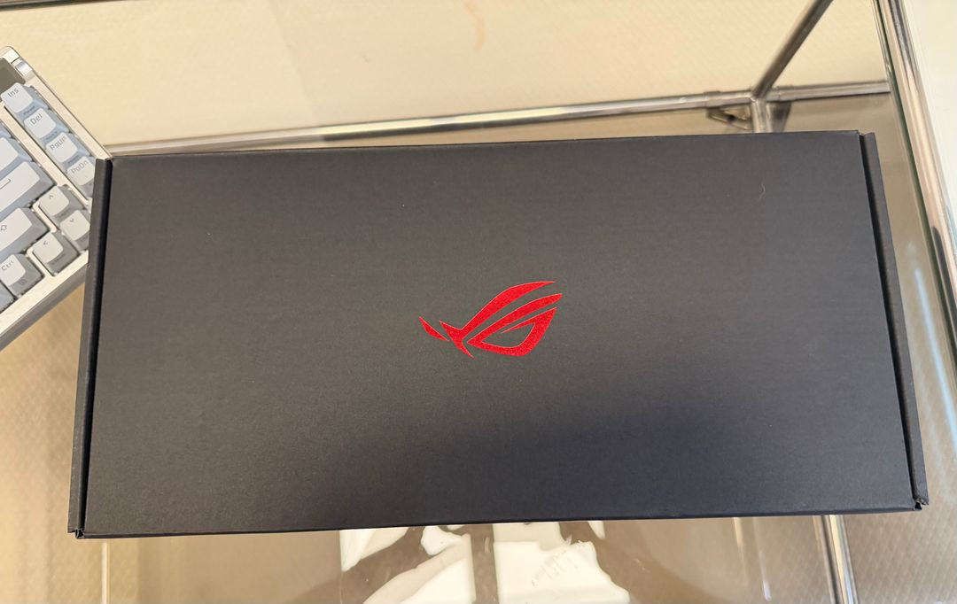 아수스ASUS ROG AZOTH 아조스 키보드 정발 이미지