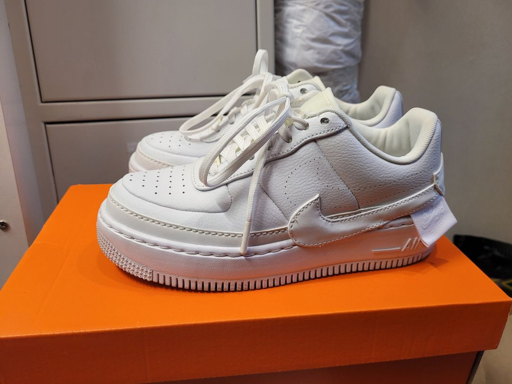 나이키 우먼 에어포스 1 제스터 올 화이트 240mm 이미지