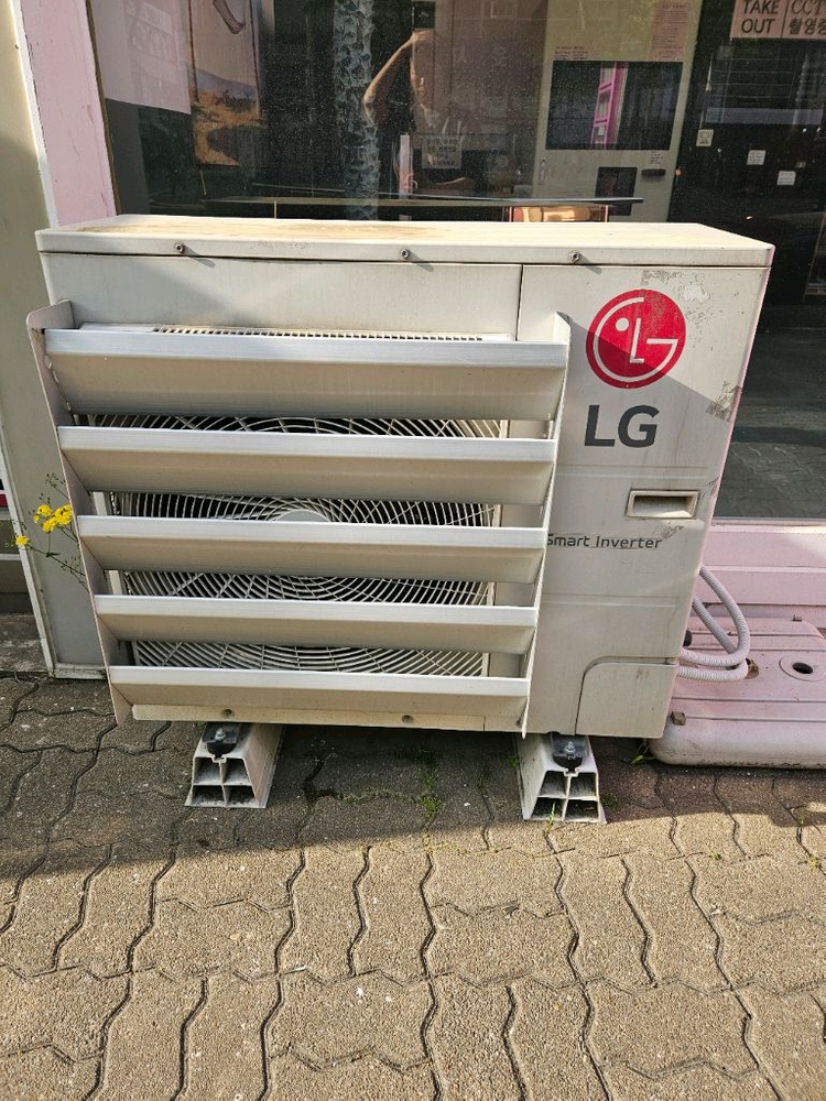 LG 천장형 에어컨, 냉난방기 25평 실외기 포함입니다 이미지