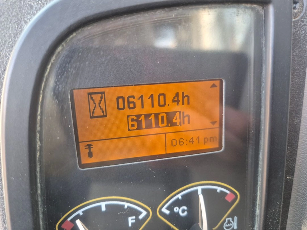 볼보 02 굴삭기 EC55C 2012년식 6100시간 가동 집게 장착 장비~! 이미지