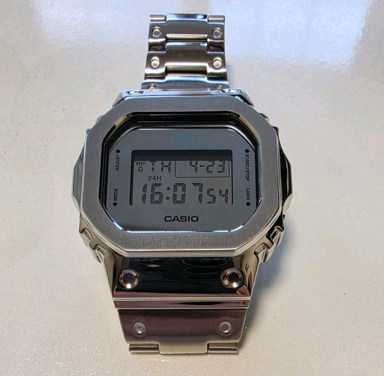 카시오 지샥 DW-5600 메탈 커스텀 이미지