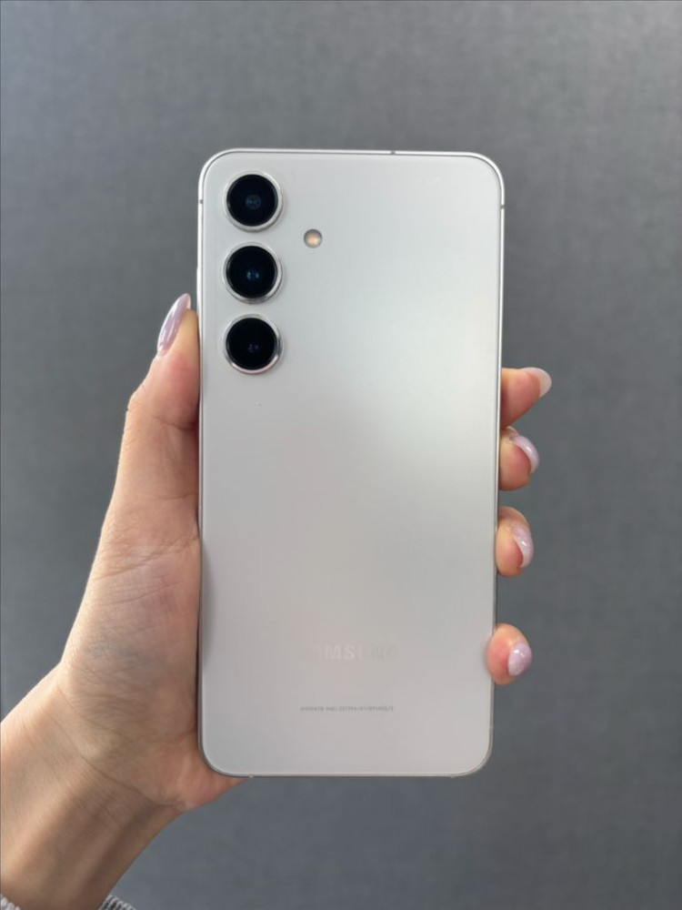 갤럭시 S24 512gb 실버 ／ 중고폰업무폰저가폰세컨폰공기계게임폰효도폰게임폰알뜰폰 이미지