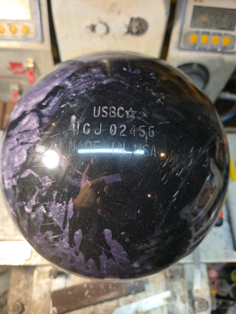 볼링공 자칼14 이미지