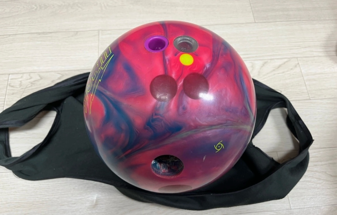 스톰 볼링공 판매합니다 이미지