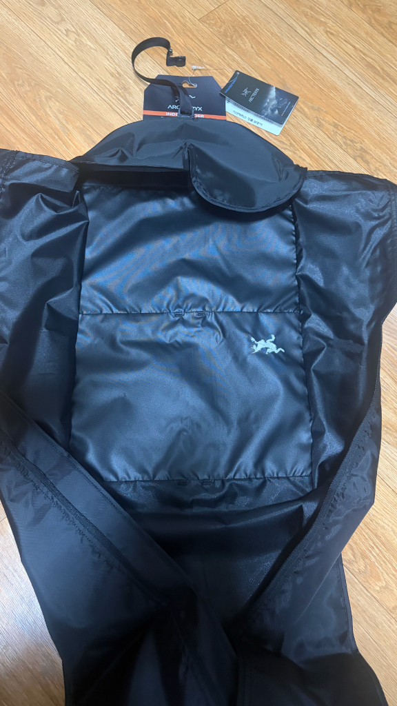 아크테릭스 여행 캠핑용 옷파우치 레어템 이미지