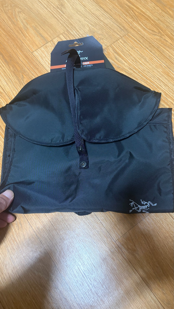 아크테릭스 여행 캠핑용 옷파우치 레어템 이미지