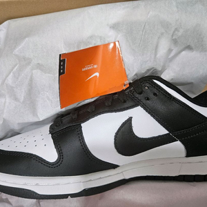 나이키 덩크 로우 레트로 블랙 화이트 범고래 270 이미지