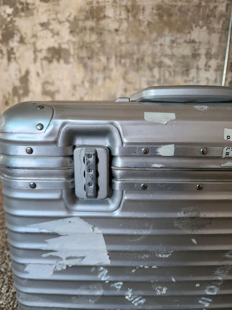 RIMOWA 실버 알루미늄 파일럿 캐리어 빈티지 이미지