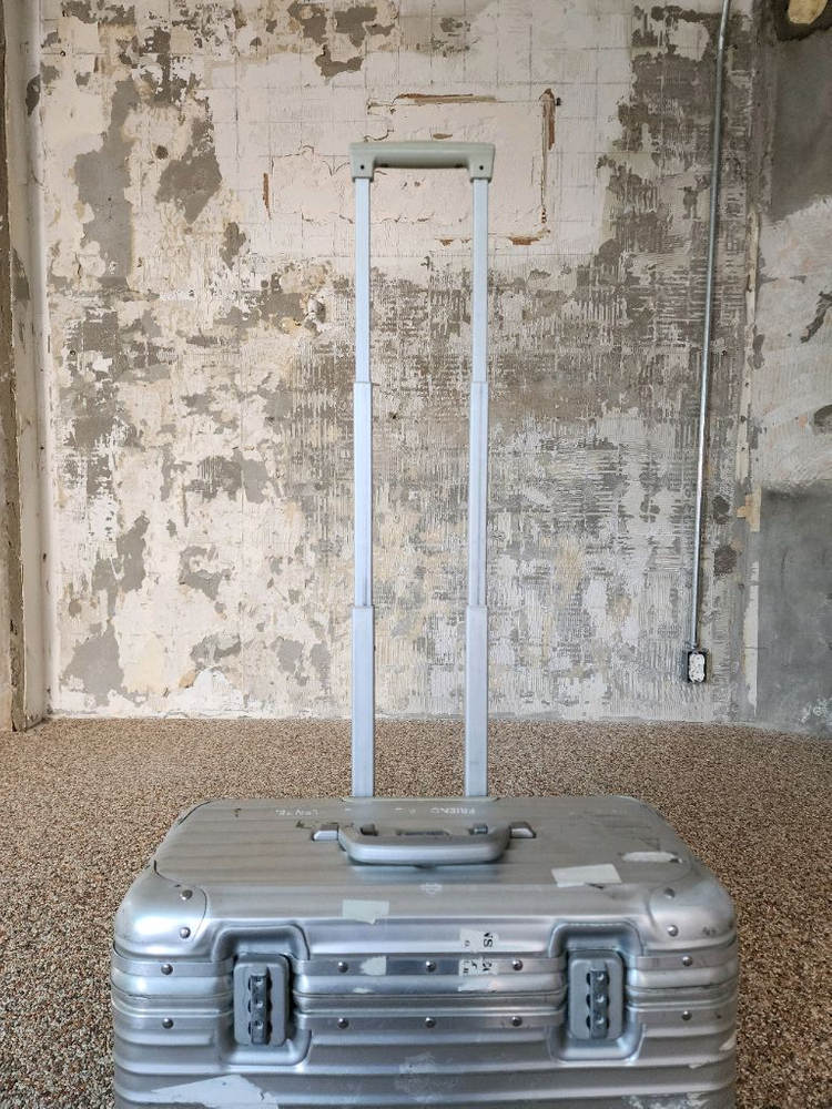 RIMOWA 실버 알루미늄 파일럿 캐리어 빈티지 이미지