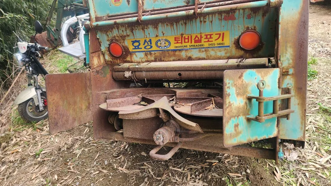 상태좋은 경운기 퇴비살포기 퇘비살포기 거름살포기 이미지