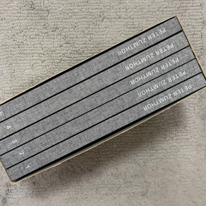 건축 Peter Zumthor 피터 줌터(페터 춤토르) 초판 전집세트/책커버얼룩x,책상태S급 /전집보관박스 포함 이미지