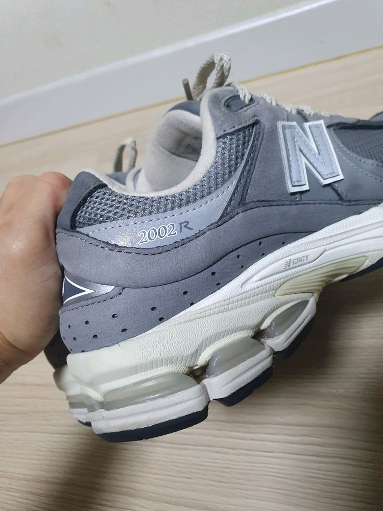 뉴발란스 2002R 그레이 운동화 275 이미지