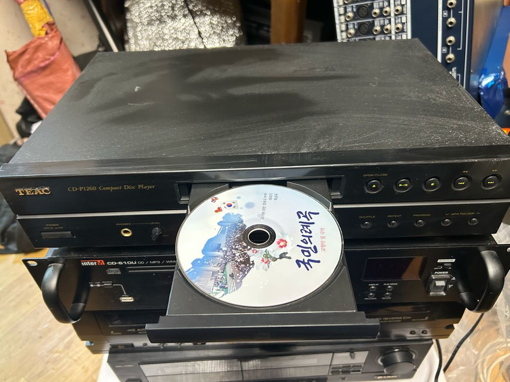 빈티지 TEAC CD-p1260 CDP 플레이어 입니다 이미지