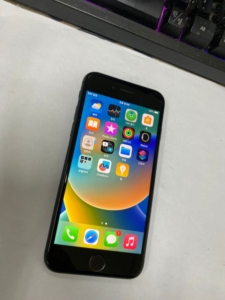 아이폰8 스그 SS급 256GB 배터리100% 빈티지감성 사진폰 인스타 카메라폰 058212 이미지