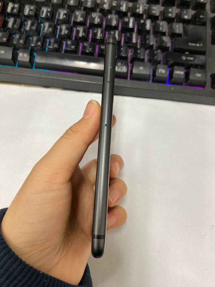 아이폰8 스그 SS급 256GB 배터리100% 빈티지감성 사진폰 인스타 카메라폰 058212 이미지