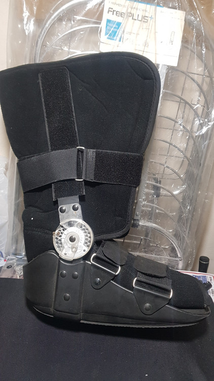 발목인대 아킬레스건 보조기 롬워커 ROMWALKER 발목 수술 보조기 저렴히 판매 각도조절 이미지