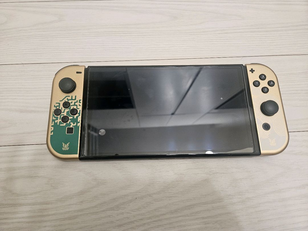 닌텐도 스위치 OLED 젤다에디션 풀세트 + 케이스 이미지