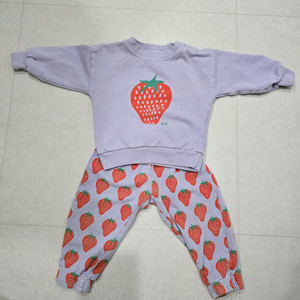 보보쇼즈 딸기맨투맨 셋 12-18m 이미지