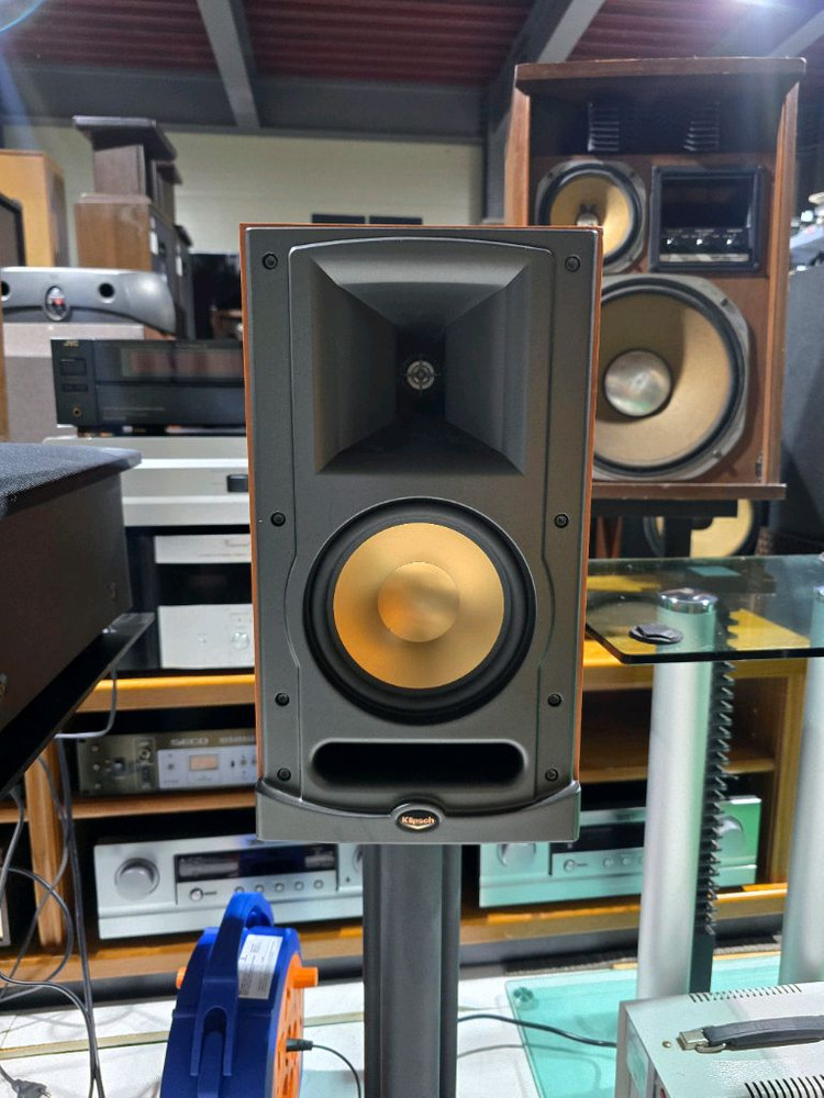 KLIPSCH RB-61 레퍼런스 IV Cherry 북쉘프 스피커 이미지
