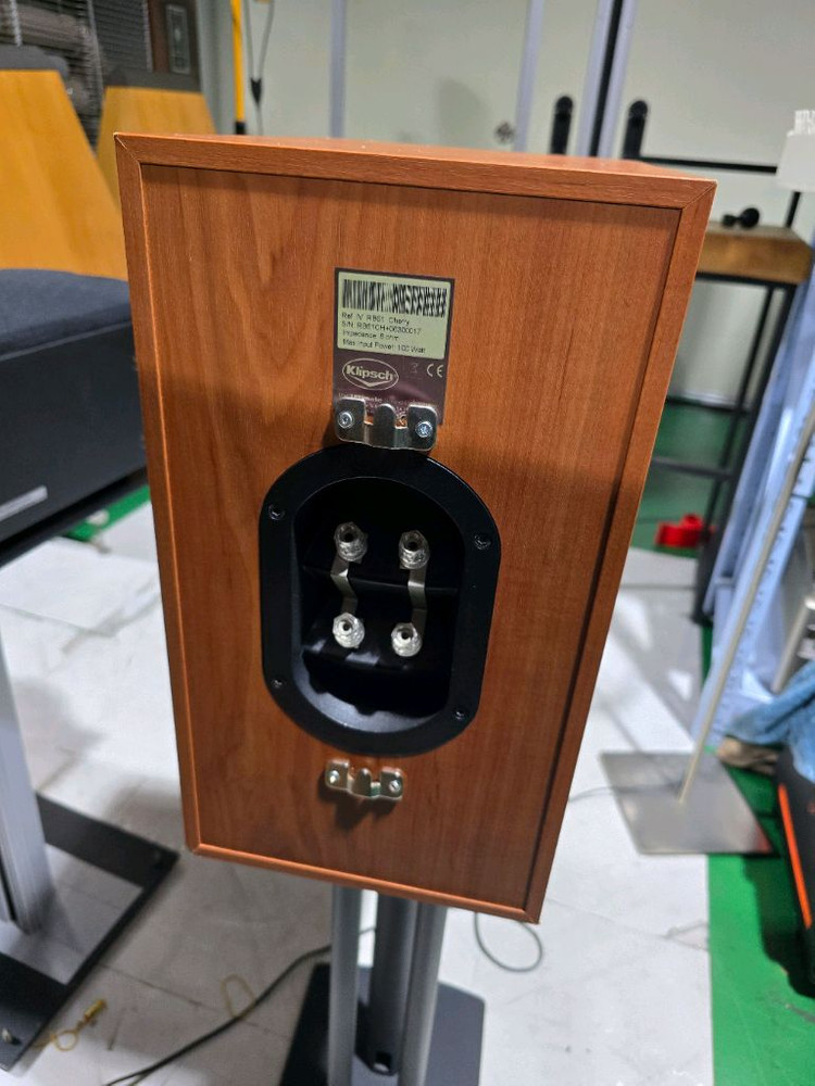 KLIPSCH RB-61 레퍼런스 IV Cherry 북쉘프 스피커 이미지