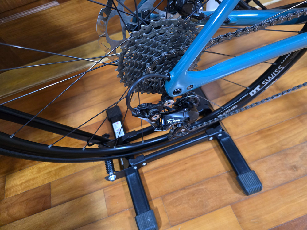 스페셜라이즈드 루베 스포츠 105 디스크 풀카본 로드 자전거 이미지