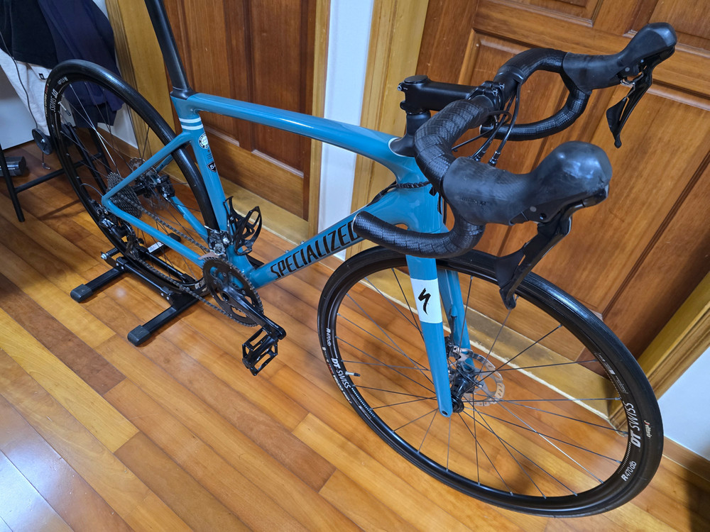 스페셜라이즈드 루베 스포츠 105 디스크 풀카본 로드 자전거 이미지