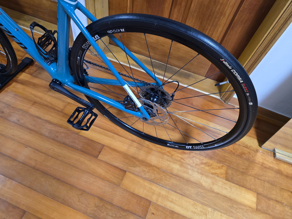 스페셜라이즈드 루베 스포츠 105 디스크 풀카본 로드 자전거 이미지