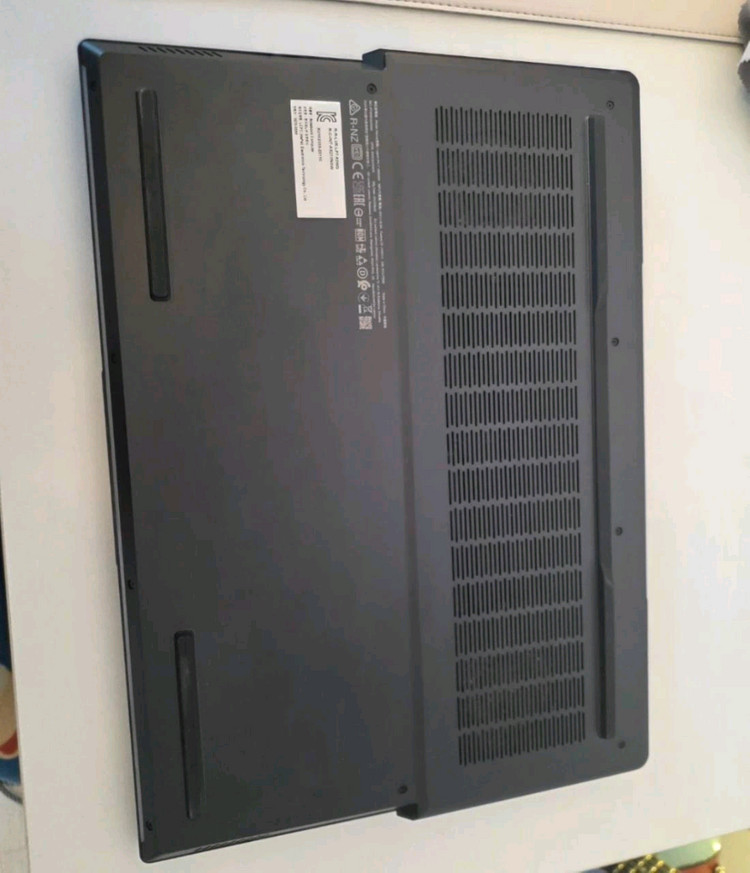 레노버 리전 RTX4080 게이밍 노트북+P31 SSD 2TB 장착 모델 이미지