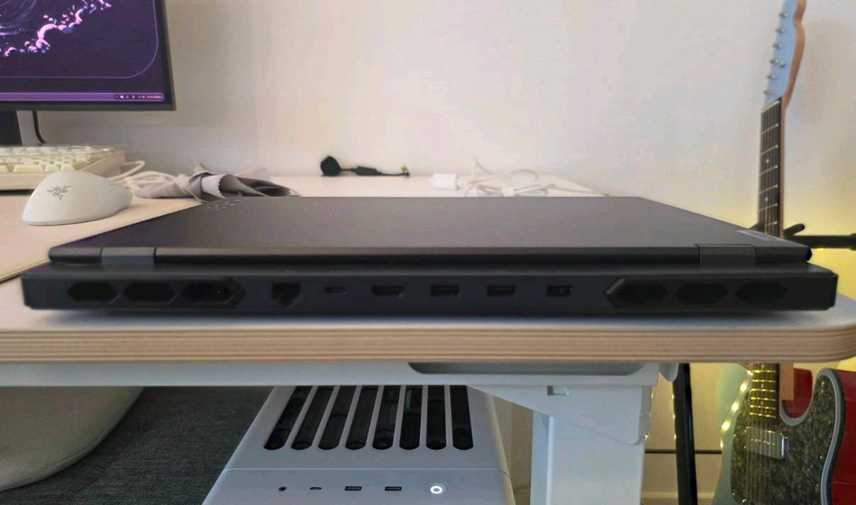 레노버 리전 RTX4080 게이밍 노트북+P31 SSD 2TB 장착 모델 이미지