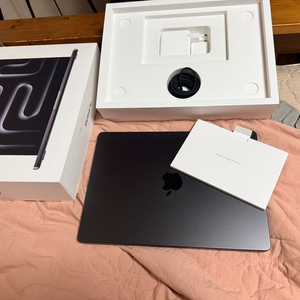 맥북 프로 14 m5 24 / 1tb 블랙 이미지