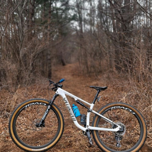 풀카본 MTB 자전거 이미지