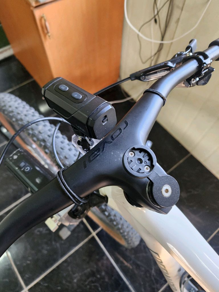 풀카본 MTB 자전거 이미지