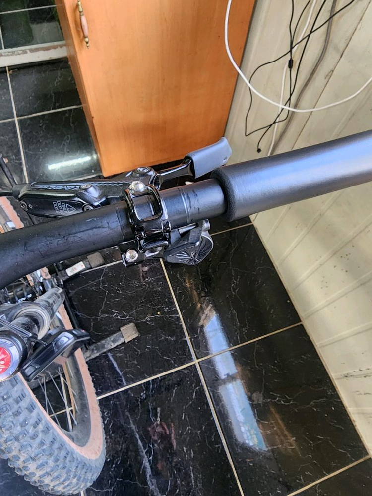 풀카본 MTB 자전거 이미지