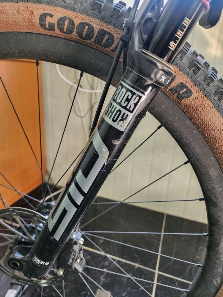 풀카본 MTB 자전거 이미지