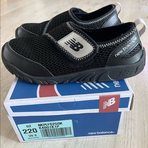 뉴발란스 아동샌들 아쿠아겸용 슈즈 220 블랙 이미지