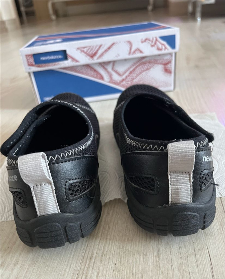 뉴발란스 아동샌들 아쿠아겸용 슈즈 220 블랙 이미지