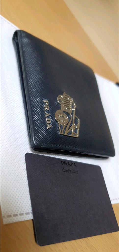 프라다 사피아노 반지갑/지갑 정품S급(감정O)구찌프라다루이비통디올고야드샤넬셀린느보테가생로랑발렌시아가버버리가방 이미지