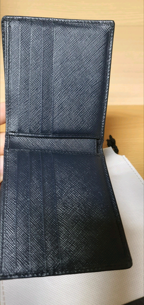 프라다 사피아노 반지갑/지갑 정품S급(감정O)구찌프라다루이비통디올고야드샤넬셀린느보테가생로랑발렌시아가버버리가방 이미지