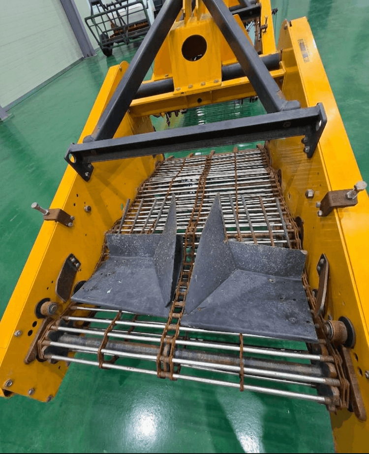 트랙터용 땅속 작물(뿌리 약초류) 수확기 (두루기계) 판매합니다. 이미지